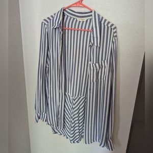 Super cute blue and white button down